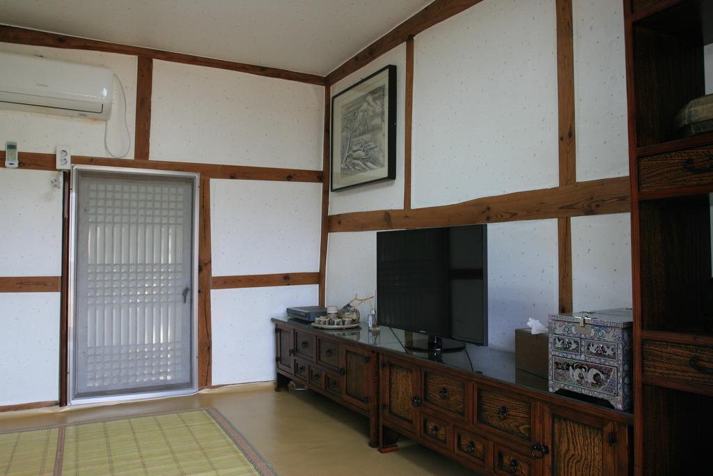 Jinrae Lee'S Traditional House Boseong Esterno foto