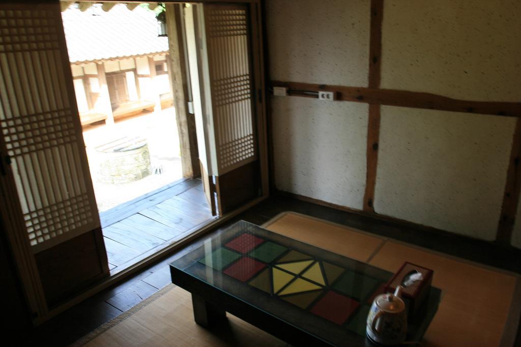 Jinrae Lee'S Traditional House Boseong Esterno foto