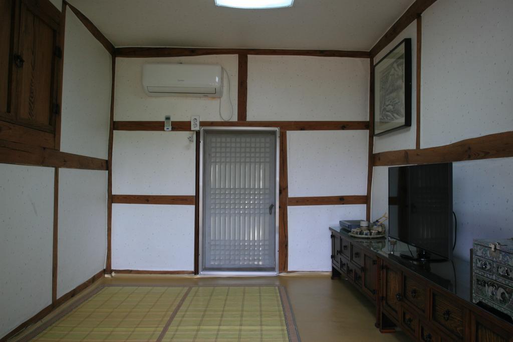 Jinrae Lee'S Traditional House Boseong Esterno foto